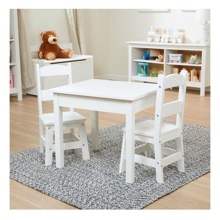שולחן ו 2 כיסאות מעץ - גימור לבן מבית Melissa and Doug - צעצועים ילדים ודרקונים