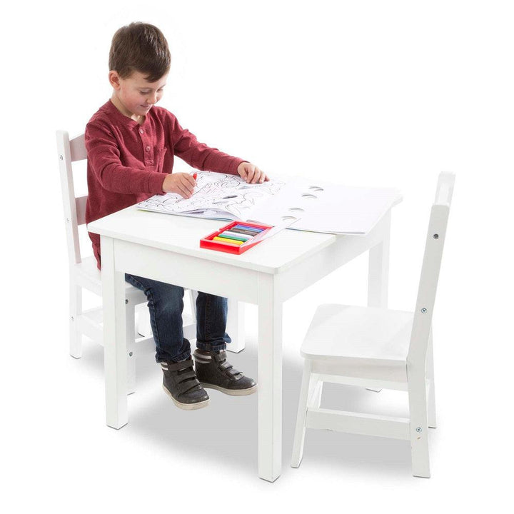 שולחן ו 2 כיסאות מעץ - גימור לבן מבית Melissa and Doug - צעצועים ילדים ודרקונים